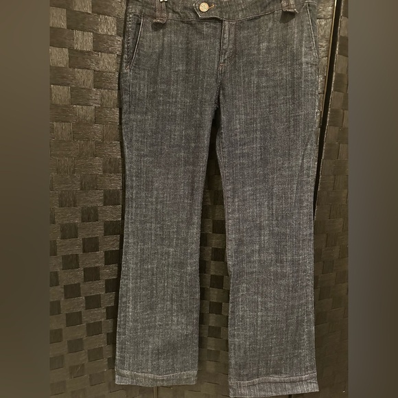 Stylish Gray Denim Jeans - Picture 1 of 8